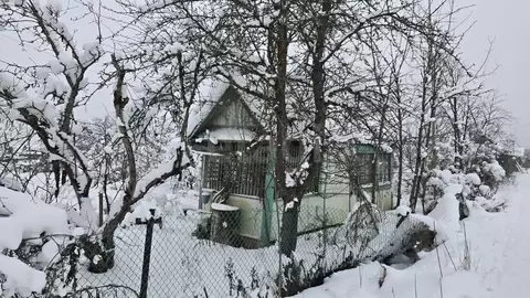 Дом в Ленинградская область, Киришский район, Кусинское с/пос, ...