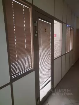 Помещение свободного назначения в Тюменская область, Ишим ул. Карла ...