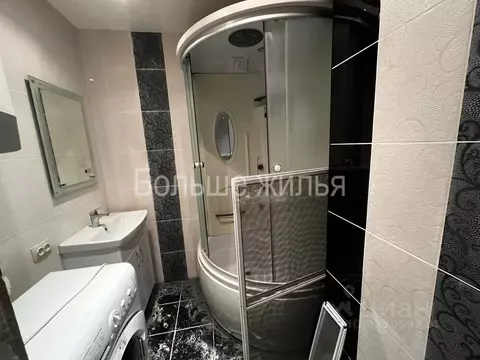 2-к кв. Волгоградская область, Волгоград ул. 8-й Воздушной Армии, 10а ...