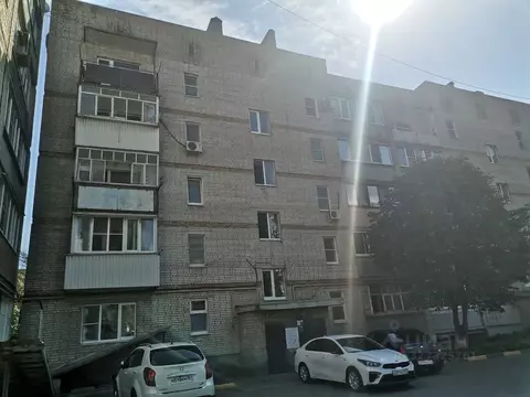 Свободной планировки кв. Ростовская область, Азов Азовский район, ул. ...