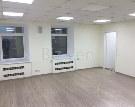 Офис в Санкт-Петербург 2-я Васильевского острова линия, 37 (30 м)