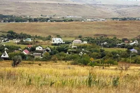 Участок в Крым, Советский район, Ильичевское с/пос, с. Надежда ул. ...