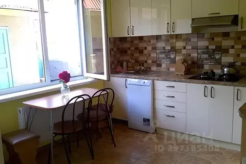 Дом в Крым, Алушта муниципальный округ, с. Солнечногорское ул. ...