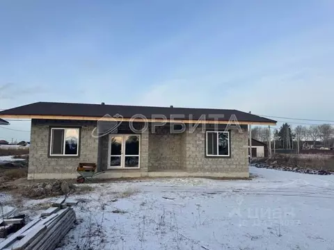 Дом в Тюменская область, Тюменский муниципальный округ, д. Зырянка ул. ...