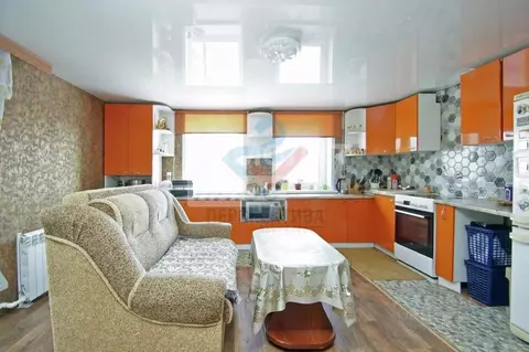 Коттедж в Омская область, Любинский район, Красный Яр рп Советская ул. ...