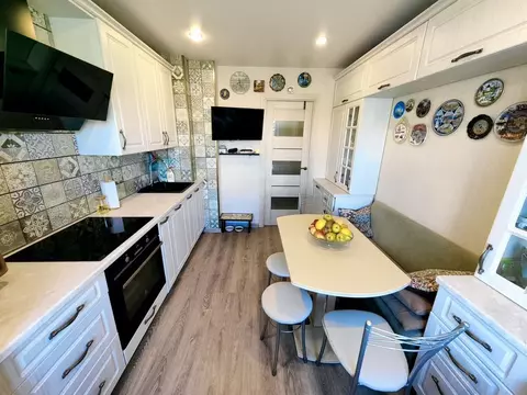 3-к кв. Санкт-Петербург Звездная ул., 21 (65.0 м)