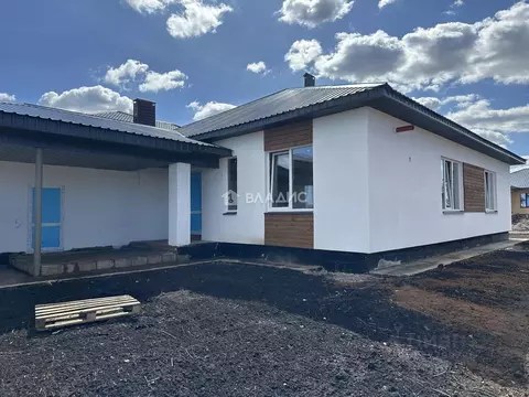 Дом в Башкортостан, Стерлитамакский район, Отрадовский сельсовет, с. ...