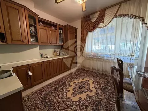 2-к кв. Белгородская область, Старый Оскол Степной мкр, 1 (80.0 м)