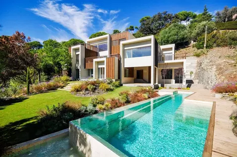 Дом в Краснодарский край, Сочи Курортный просп., 100/99В (370 м)