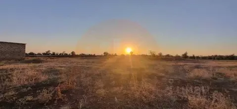 Участок в Крым, Сакский район, Охотниковское с/пос, с. Карьерное ул. ...