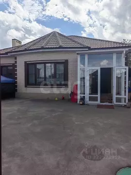 Дом в Ростовская область, Мясниковский район, с. Крым Первомайская ул. ...