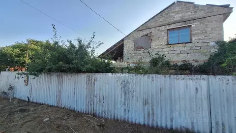 Дом в Крым, Ленинский район, Глазовское с/пос, с. Глазовка ул. ...
