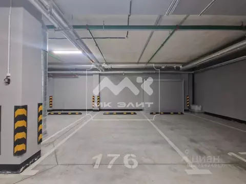 Гараж в Санкт-Петербург Петровский просп., 22к2 (15 м)