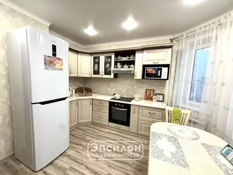 2-к кв. Курская область, Курск просп. Вячеслава Клыкова, 73 (57.39 м)