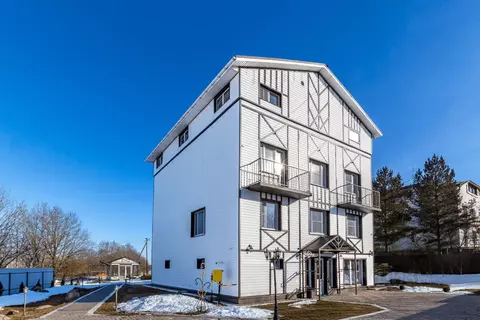 Дом в Ленинградская область, Ломоносовский район, Виллозское городское ...