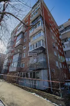 3-комнатная квартира: Владивосток, улица Гамарника, 10А (48.9 м)