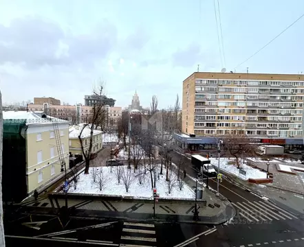 3-к кв. Москва ул. Пречистенка, 25 (100.0 м)