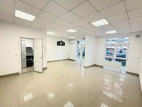 Помещение свободного назначения в Краснодарский край, Краснодар ул. ...