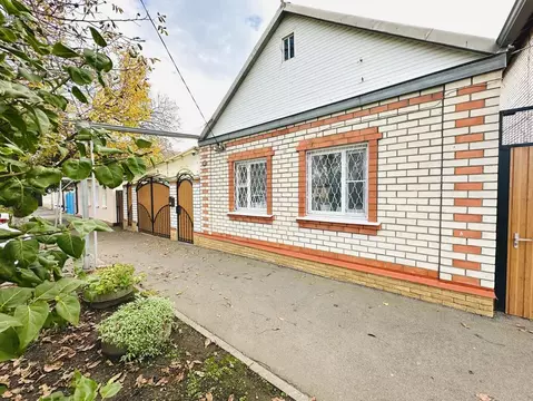 Дом в Ставропольский край, Ставрополь ул. Серова, 433 (111 м)