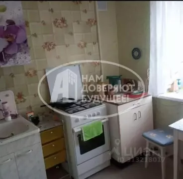 2-к кв. Пермский край, Губаха Октябрьский просп., 6 (40.6 м)