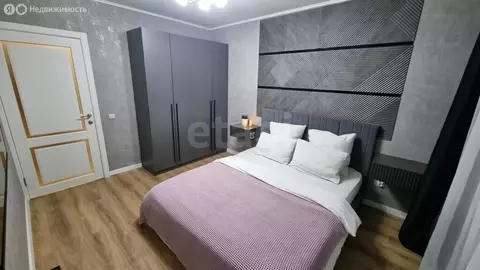 3-комнатная квартира: Тобольск, 7-й микрорайон, 19 (66.8 м)