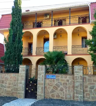 Дом в Крым, Судак Платановый кв-л, 16 (300 м)