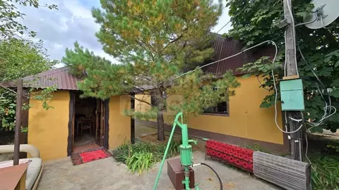 Дом в Оренбургская область, Оренбургский район, Нежинский сельсовет, ...