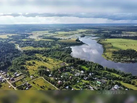 Участок в Московская область, Волоколамский муниципальный округ, д. ...