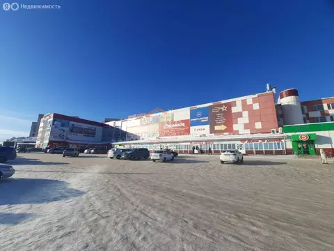 Торговая площадь (860 м)