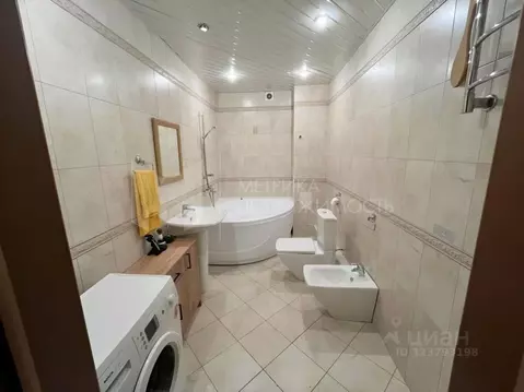 2-к кв. Тюменская область, Тюмень ул. Василия Гольцова, 15 (76.0 м)