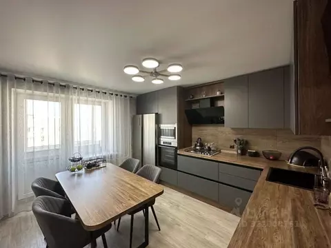 2-к кв. Саратовская область, Саратов ул. Усть-Курдюмская, 1 (72.8 м)