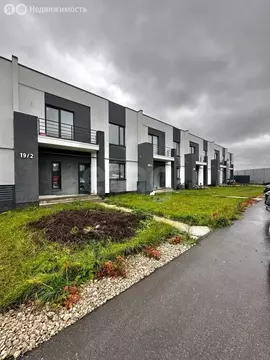 Дом в Подстепки, Литературная улица (180 м)