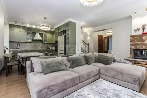 Дом в Тюменская область, Тюмень Три Сосны мкр, ул. Малиновая (248 м)