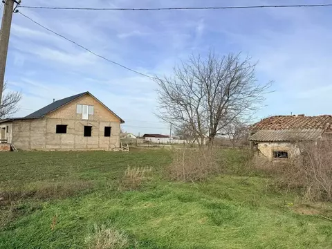 Участок в Крым, Кировский район, Первомайское с/пос, с. Отважное ул. ...