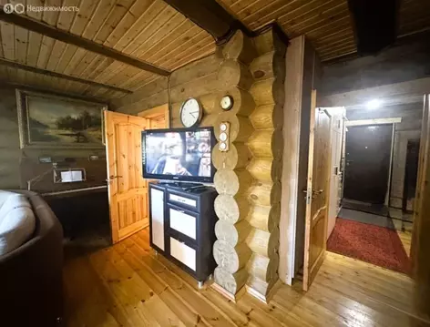 Дом в городской посёлок Вырица, Коммунальный проспект (377 м)