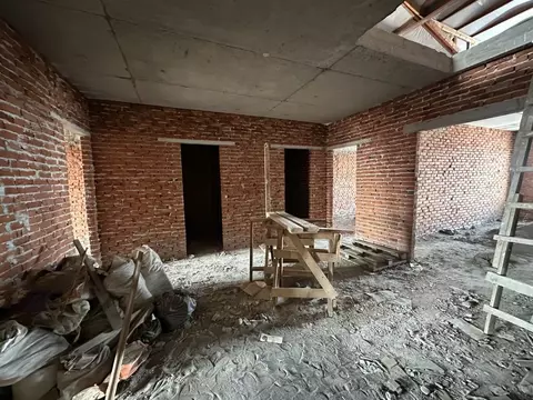 5-к кв. Северная Осетия, Владикавказ просп. Доватора, 91 (256.6 м)