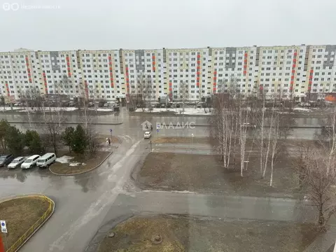 3-комнатная квартира: Тобольск, 9-й микрорайон, 21 (65 м)