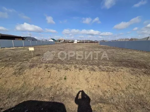 Участок в Тюменская область, Тюменский муниципальный округ, д. ...
