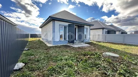 Дом в Новосибирская область, Коченевский район Р-254 Иртыш, 1430-й км ...