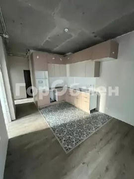 Продается 4-комнатная квартира