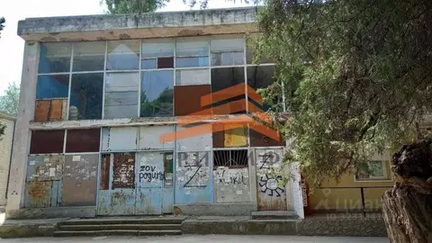 Торговая площадь в Крым, Кировский район, с. Яркое Поле просп. ...