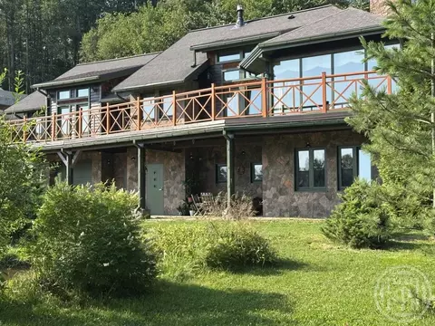 Дом в Ленинградская область, Выборгский район, Полянское с/пос, пос. ...