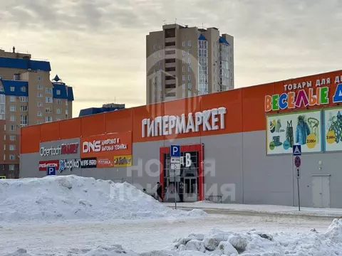 Торговая площадь в Омская область, Омск просп. Комарова, 13В (1000 м)