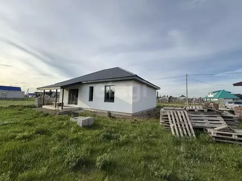 Дом в Башкортостан, Стерлитамакский район, Наумовский сельсовет, д. ...
