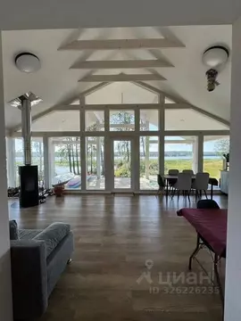 Дом в Ленинградская область, Выборгский район, Полянское с/пос, пос. ...