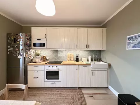 Продается 2-комнатная квартира