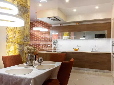 3-к кв. Санкт-Петербург ул. Ворошилова, 27к1 (82.2 м)