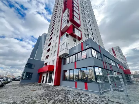 Торговая площадь в Челябинская область, Челябинск наб. Героя России ...