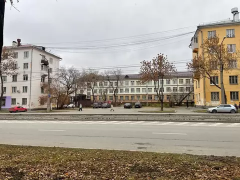 3-к кв. Свердловская область, Екатеринбург ул. Машиностроителей, 69 ...