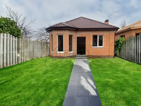 Дом в Ростовская область, Азовский район, Поселок Красный сад ул. ...